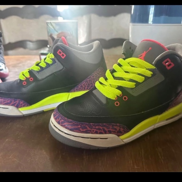 Jordan retro 3s Y6.5 “black atomic red” - Picture 9 of 10